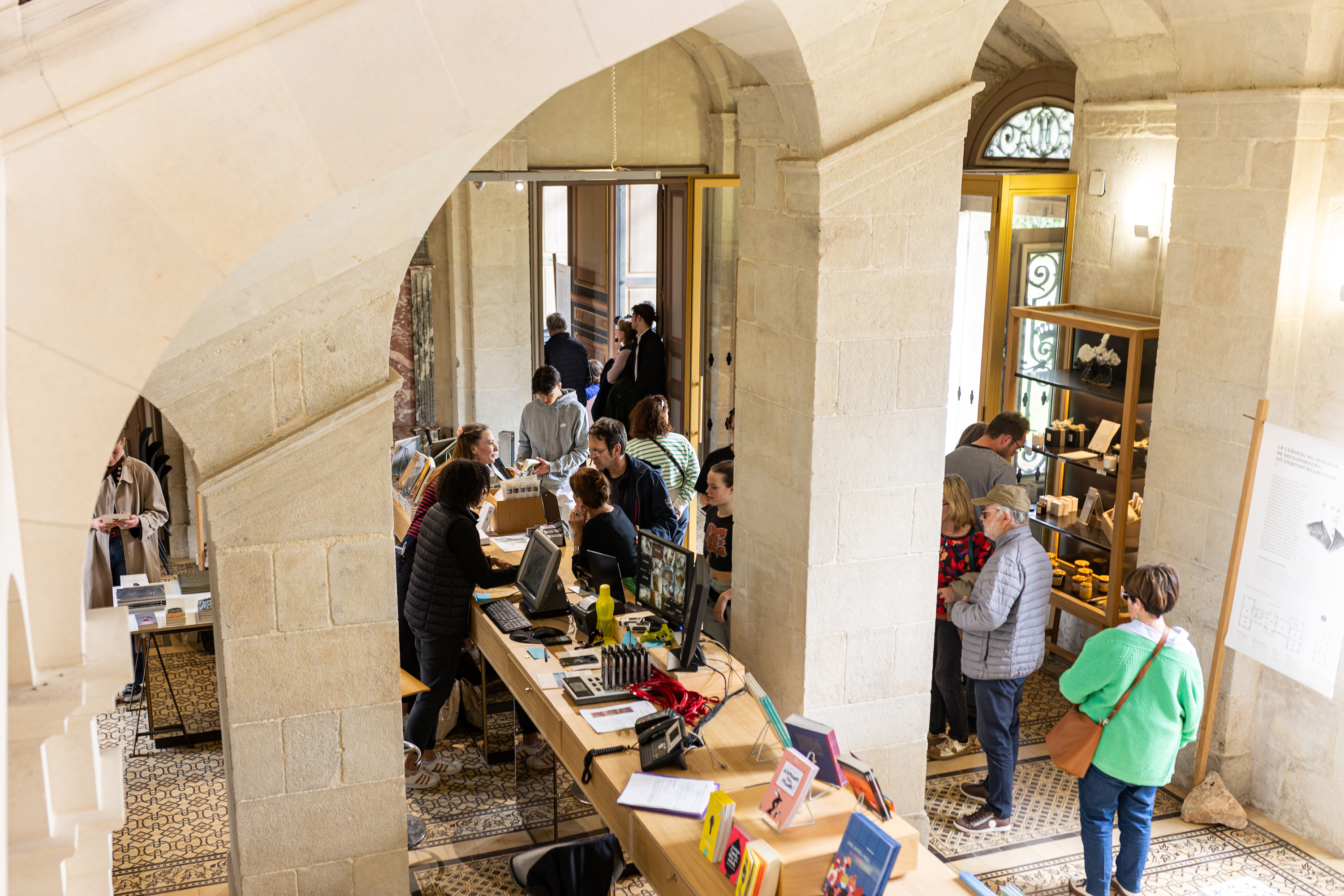 Photographies d'ambiance et d'illustration de la boutique du domaine de Kerguehennec. 