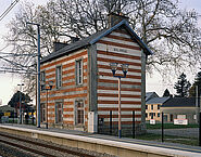 Vue du bâtiment de la gare de Malansac.